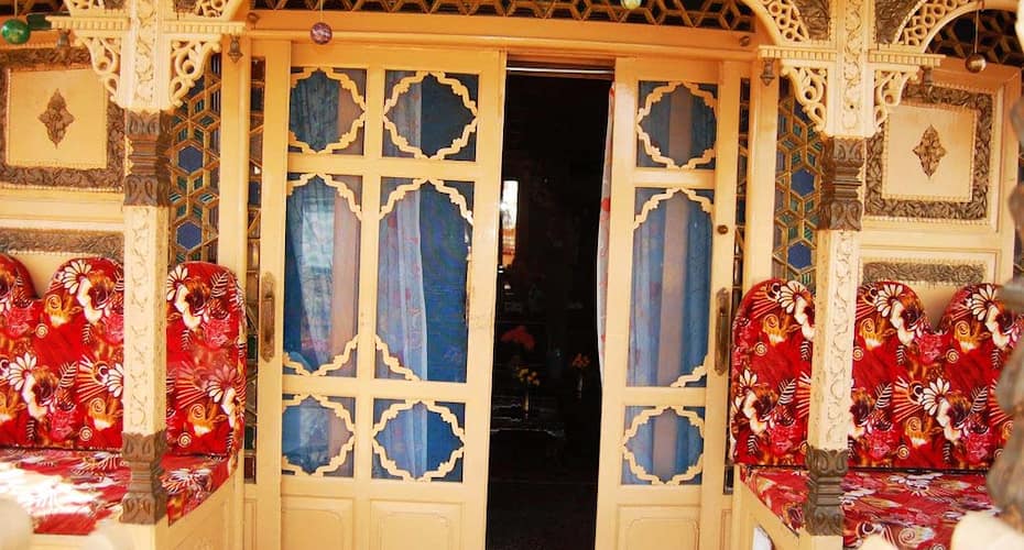Taj Palace Houseboat, Srinagar 5